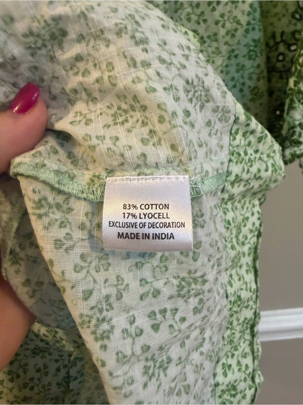 Tuckernuck Green Floral V-Neck Peasant Top - Picture 4 of 6
